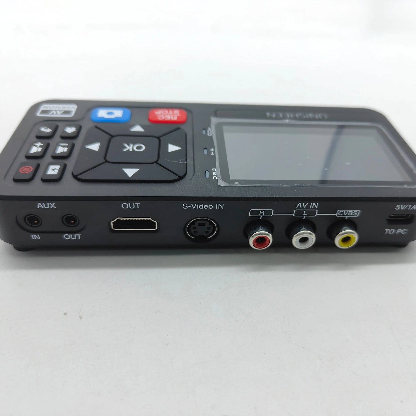 Unisheen UR230A VHS to Digital Video Converter with 3-Inch Screen and Remote
