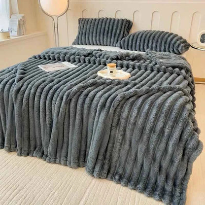 Luxurious Faux Rabbit Fur Throw Blanket, Flannel Fabric-Soft, Warm&Cozy for Couch, Bed, and Travel-Versatile,All-Season Gift.