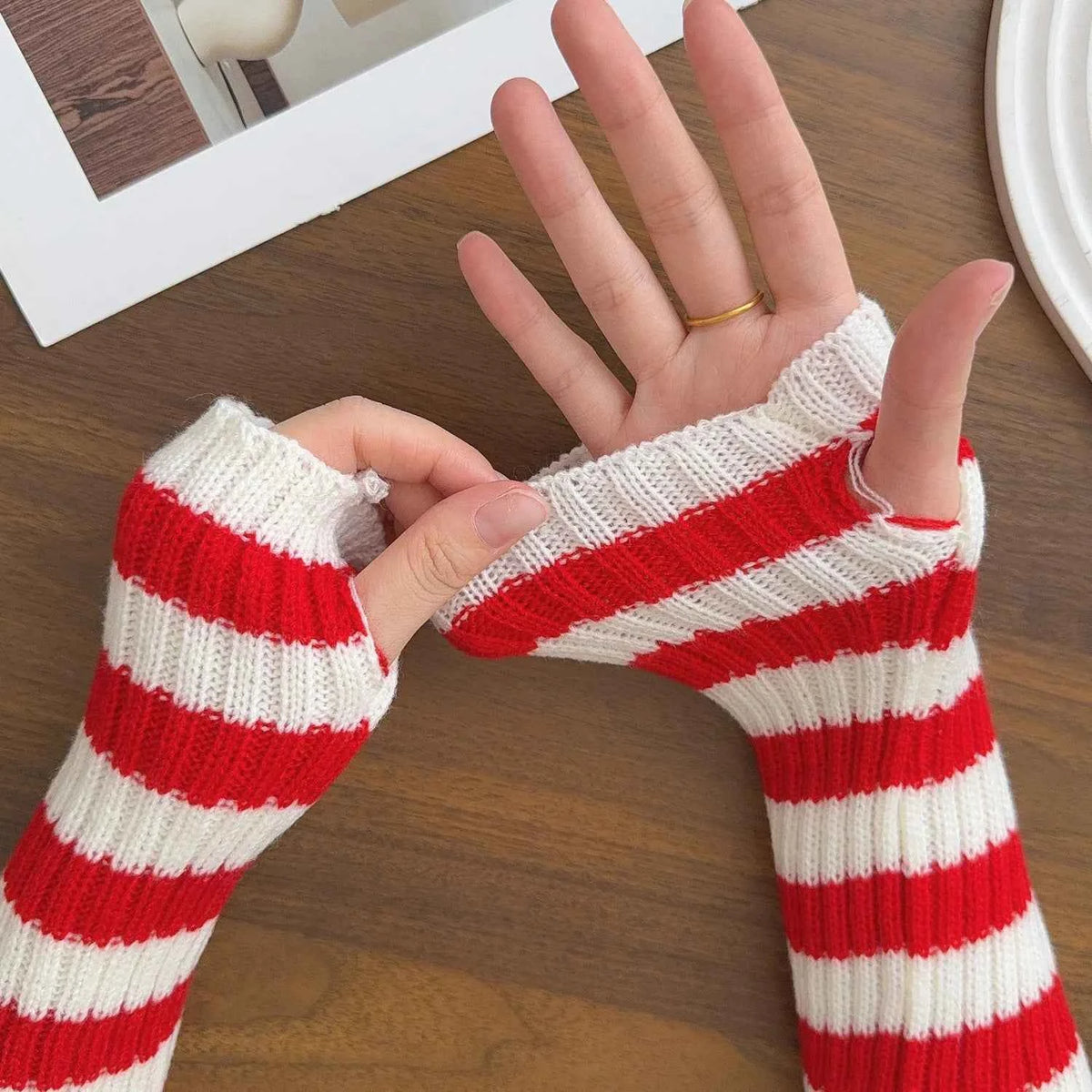 Gothic Striped Knitted Fingerless Arm Sleeves Black White Striped Winter Long Arm Warmers Girls Harajuku Y2K Wrist Gloves