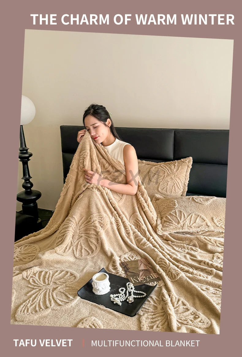 Coral Fleece Blanket with 3D Butterfly Pattern - Soft & Warm