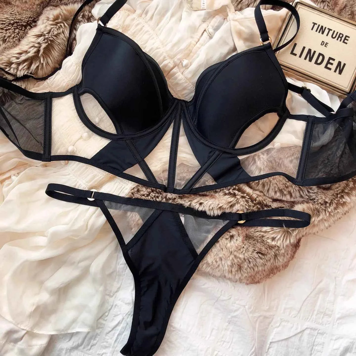 French Thin Cup Women Lingerie Set Sexy Hollow Lace Bra Set Summer Mesh Comfort Breathable Underwear Fish Bone Tops Intimates