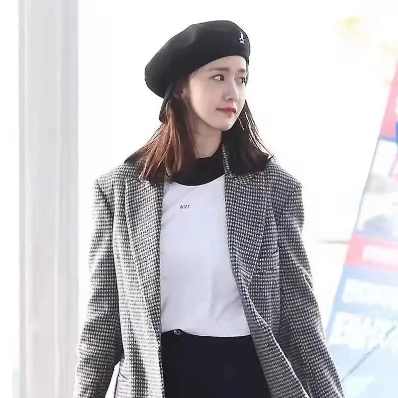 New Luxury Wool Beret Hat Women Men Four Seasons Knitted Thin Breathable Mesh Berets Cap Autumn Winter Beanie Stars Same Style