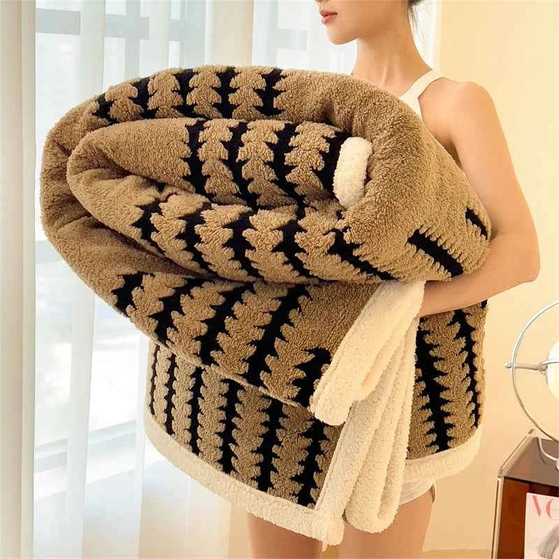 Thicken Warm Flannel Blanket Super Soft Fluffy Queen Blanket Single Double Size Cozy Skin-friendly Multifunctional Nap Blanket