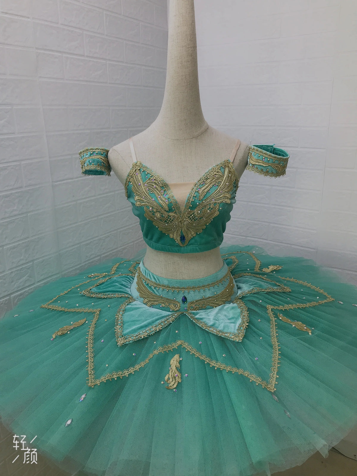 SS69 Women's Professional Classical Pancake Ballet Tutu with 9-Layer Tulle