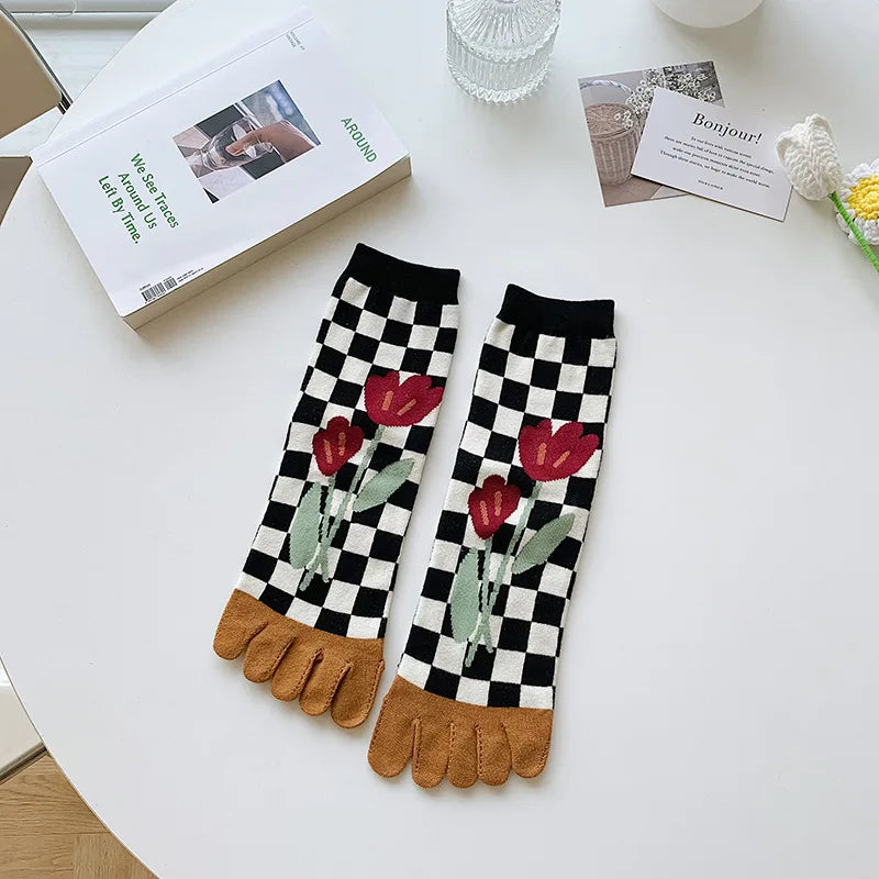 Womens Autumn And Winter Pure Cotton Five Finger Socks Printed Split Toe Socks Vintage Comfortable Socks