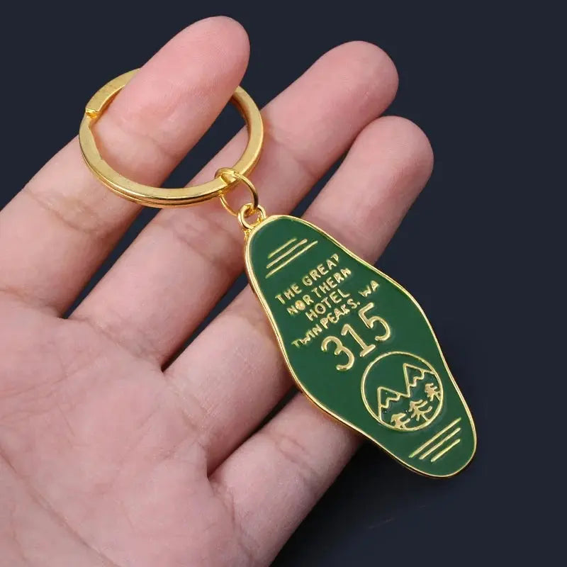 Tv Show Twin Peaks Key Chain Metal Green Enamel The Great Northern Hotel Room # 315 Keychains Women Men Gift Jewelry SS69