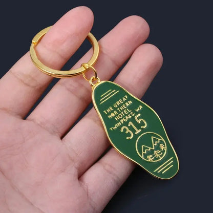 Tv Show Twin Peaks Key Chain Metal Green Enamel The Great Northern Hotel Room # 315 Keychains Women Men Gift Jewelry SS69