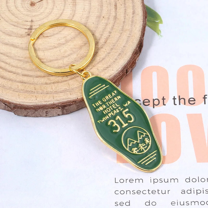 Tv Show Twin Peaks Key Chain Metal Green Enamel The Great Northern Hotel Room # 315 Keychains Women Men Gift Jewelry SS69