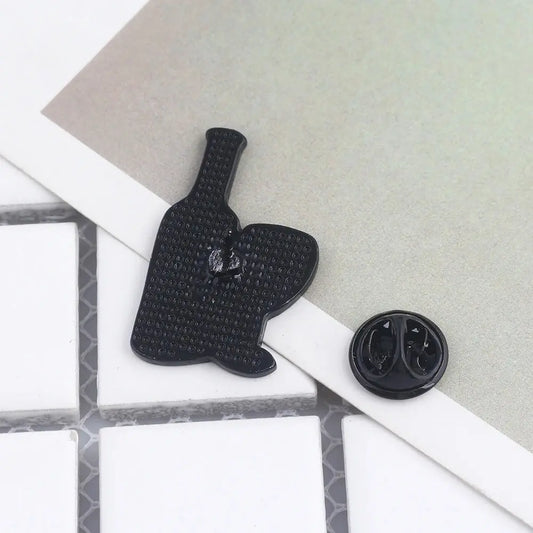 Twin Peaks Heart Shape Brooches Dale Cooper Fire Walk With Me Red Wine Bottle Cup Lapel Enamel Pins Women Men Bag Shirt Gift SS69