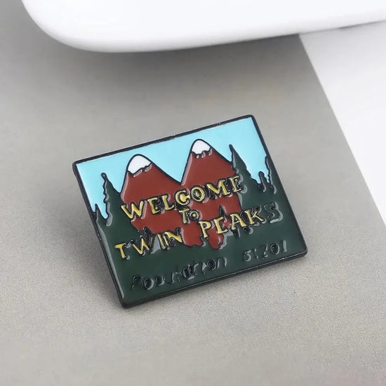 Twin Peaks Heart Shape Brooches Dale Cooper Fire Walk With Me Red Wine Bottle Cup Lapel Enamel Pins Women Men Bag Shirt Gift SS69