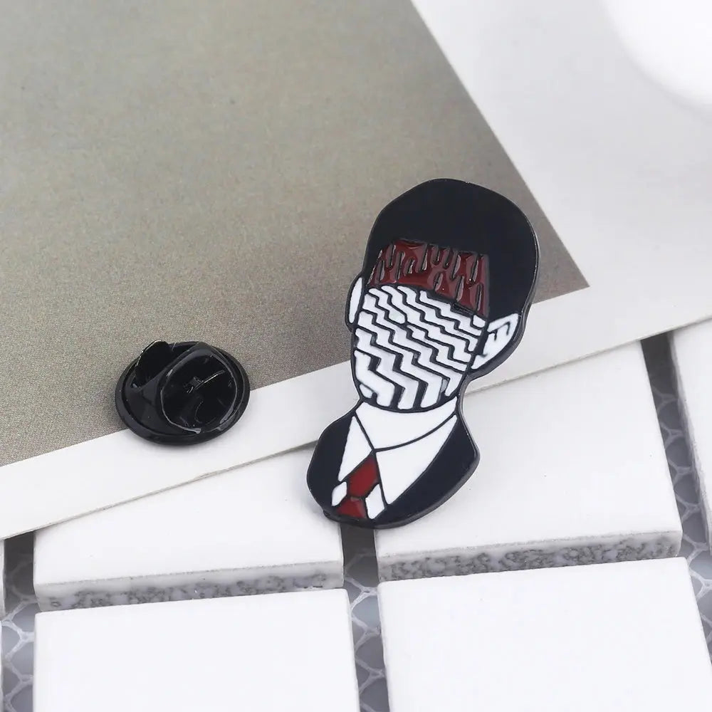 Twin Peaks Heart Shape Brooches Dale Cooper Fire Walk With Me Red Wine Bottle Cup Lapel Enamel Pins Women Men Bag Shirt Gift SS69