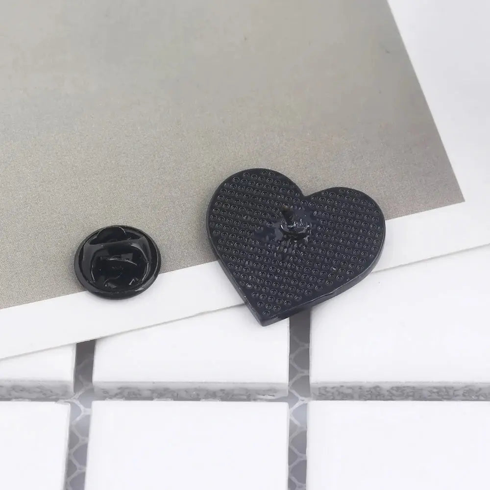 Twin Peaks Heart Shape Brooches Dale Cooper Fire Walk With Me Red Wine Bottle Cup Lapel Enamel Pins Women Men Bag Shirt Gift SS69