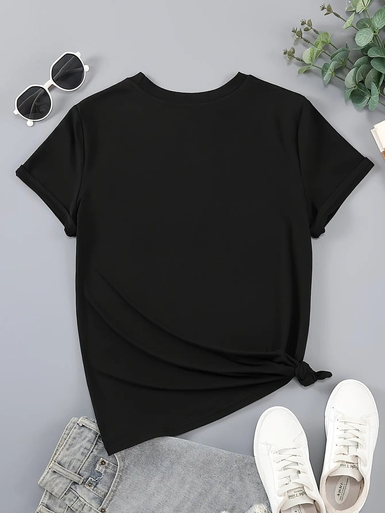 Women's Casual Graphic Tee - Squid & GAME Design, Gray Short Sleeve Crew Neck T-Shirt with Pink Geometric Print, Summer Casual Attire, Polyester Blend, Machine Washable SS69