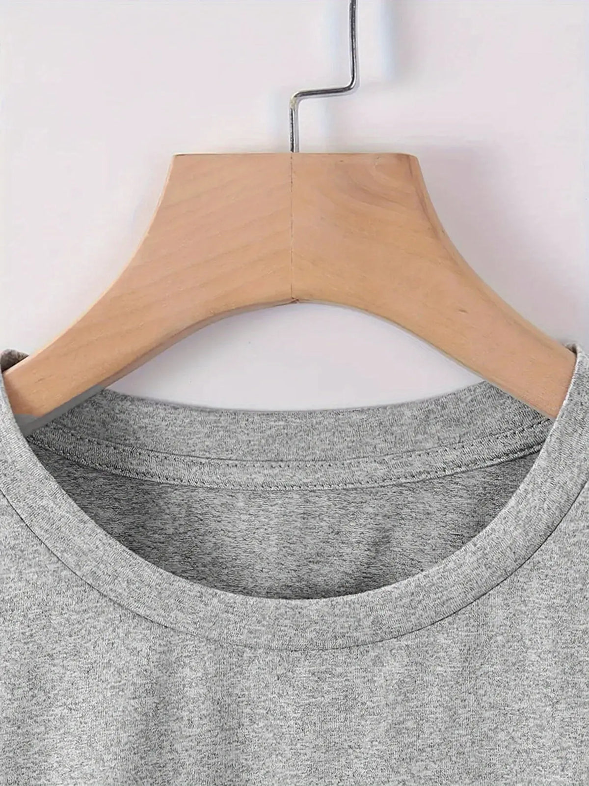 Women's Casual Graphic Tee - Squid & GAME Design, Gray Short Sleeve Crew Neck T-Shirt with Pink Geometric Print, Summer Casual Attire, Polyester Blend, Machine Washable SS69