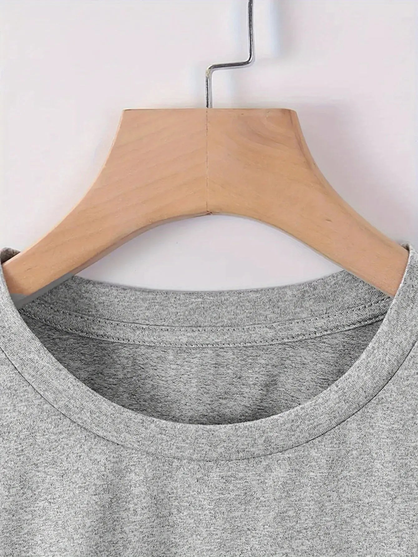 Women's Casual Graphic Tee - Squid & GAME Design, Gray Short Sleeve Crew Neck T-Shirt with Pink Geometric Print, Summer Casual Attire, Polyester Blend, Machine Washable SS69