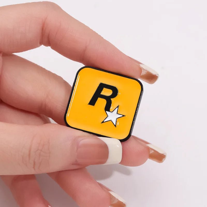 Cartoon English Alphabet R Star Alloy Brooch, Exquisite and Versatile, Simple Brooch, Clothing, Bag and Accessories - SS69