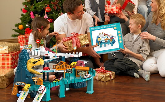 Dinosaur-Themed Racing Track Designed for Toddlers, Featuring a Toy Car Ramp And a Playset That Includes 10 Cars, Suitable for Children Aged 3 to 8 Years.