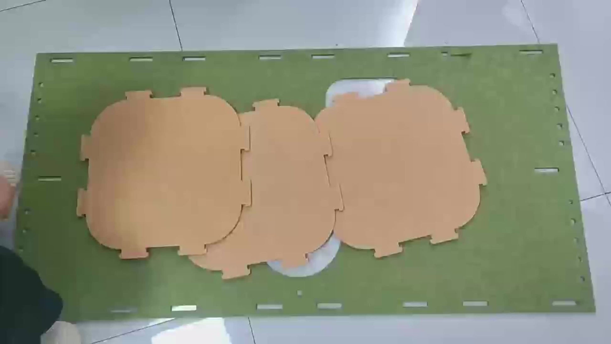 3-Tier Cat Tree House Cave, Multifunctional Climbing Frame and Bed Nest with Felt Material to Match Cats' Natural Instincts, Large Holes for Ventilation, Optional Scratching Posts, Space-Saving Design, Detachable and Easy to SS69