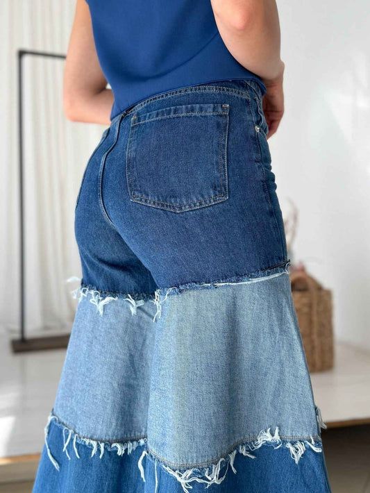 ' Wide-Leg Jeans Made of Light-Colored Distressed Denim with Patchwork Design.