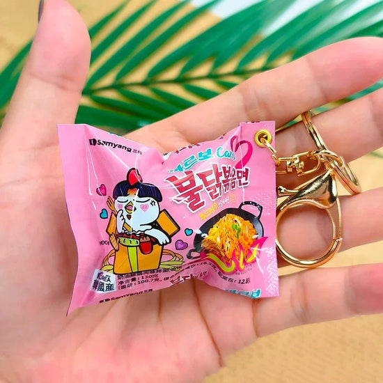 Simulation Instant Noodles Keychain On The Phone Mini Snacks Pendant Bag Pendant Christmas Gifts For The New Year - SS69