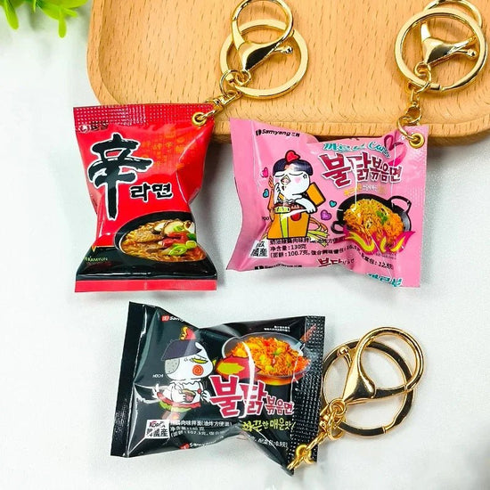 Simulation Instant Noodles Keychain On The Phone Mini Snacks Pendant Bag Pendant Christmas Gifts For The New Year - SS69